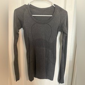 Lululemon Swiftly long sleeve Charcoal Grey